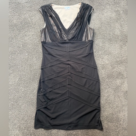 Elegant Black Evening Dress - Picture 1 of 6